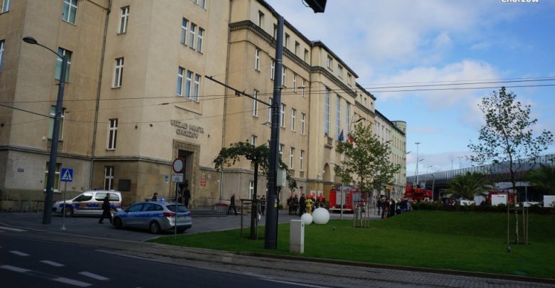 Chorzów: Pożar w urzędzie miasta! Policja ewakuowała pracowników i petentów (fot. KMP Chorzów)
