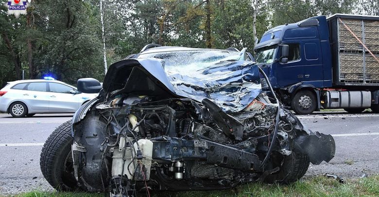 Wjechał w ciężarówkę [FOTO] Był pod wpływem alkoholu (fot. Policja Lubelska)