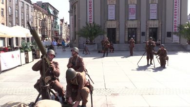 Inscenizacja obrony przeciwlotniczej w centrum Katowic. Zobacz wideo (fot.mat.TVS)