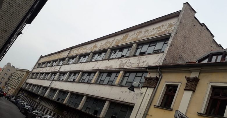 Rozpoczyna się rozbiórka budynku Tarmilo w Tarnowskich Górach. Będą UTRUDNIENIA