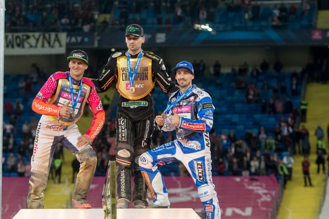 Mikkel Michelsen mistrzem Europy w żużlu oraz najlepszym zawodnikiem wyścigu w Chorzowie. Duńskiemu sportowcowi puchar wręczył Jakub Chełstowski marszałek województwa śląskiego
