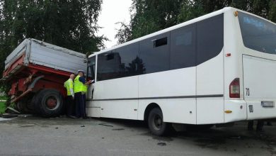 Zderzenie autobusu z ciężarówką. 29 osób poszkodowanych. Jest też ofiara śmiertelna (fot.KWP Kraków)