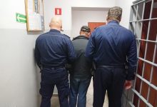 Rzucił małym kotem o ścianę. 28-latkowi grożą 3 lata więzienia (fot.policja.pl)