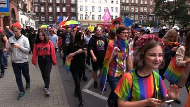 25 października w szkołach ma się odbyć Tęczowy Piątek. Święto zawsze odbywa się w ostatni piątek października, a organizuje je społeczność szkolna.