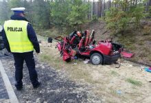 "Czołówka" citroena z fiatem. Cztery osoby nie żyją (fot.Policja Łódzka)