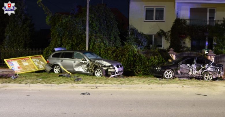 Kompletna demolka i zmiażdżone BMW, w środku dwóch pijanych 14-latków! Zobaczcie finał policyjnego pościgu (fot.policja)