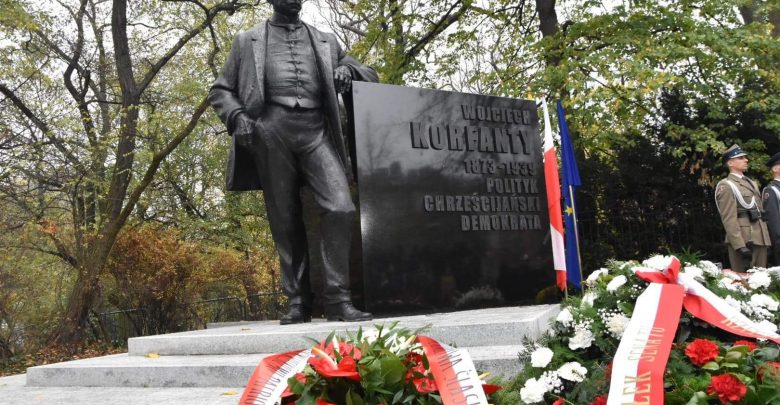 W Warszawie został dziś odsłonięty pomnik Wojciecha Korfantego. Stanął u zbiegu al. Ujazdowskich i ul. Agrykola (fot.slaskie.pl)