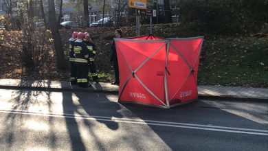 Śmiertelny wypadek w Katowicach - Giszowcu spowodował ogromne korki. Zablokowana jest droga od ulicy Mysłowickiej do Karliczka