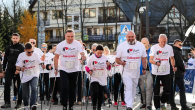 „TAK dla transplantacji”. Prezydent Andrzej Duda w marszu Nordic Walking w Zakopanem (fot.prezydent.pl)