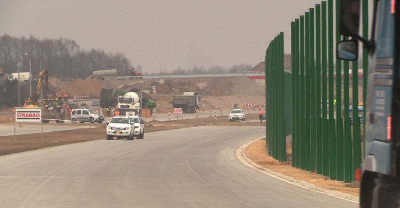 Budowa ostatniego, brakującego odcinka autostrady A1 obwodnicy Częstochowy dobiega końca. Postępy zaledwie kilkumiesięcznej pracy nowego wykonawcy są już bardzo widoczne