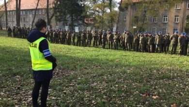 Wtargnęli na teren jednostki wojskowej i wzięli zakładników (fot.Policja Pomorska)