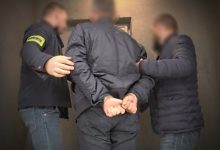 Katowiccy policjanci zatrzymali 4 mężczyzn podejrzanych o oszustwa kapitałowe na rynku akcji. Wartość wyłudzonego mienia oszacowano na niemal ćwierć miliona złotych