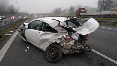 Śmiertelny wypadek na A4 w Katowicach. Są ZDJĘCIA z miejsca tragicznego wypadku. Z osobówki mało co zostało! (fot.KWP Katowice)