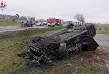 Tak skończyło się wyprzedzanie kierowcy audi [ZDJĘCIA] Trzy osoby w szpitalu (fot.Policja Lubelska)