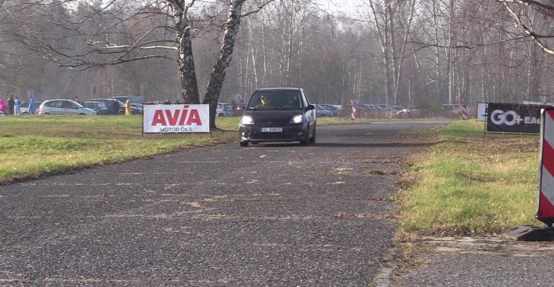 "Z młodym kierowcą w drodze po doświadczenie". Super Sprint w Tychach [WIDEO] (fot.mat.TVS)