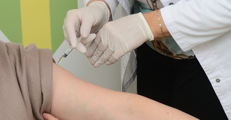 Warto się zaszczepić przeciwko grypie? Specjaliści mówią o szczycie zachorowań na grypę! (fot.mat.prasowe)