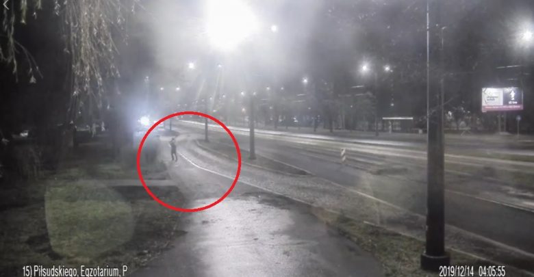 Strzelanina w Sosnowcu! Nieznany i wciąż poszukiwany przez policję mężczyzna ostrzelał przystanek autobusowy przy Egzotarium (fot.facebook Arkadiusz Chęciński)