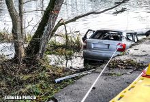 Koszmarna tragedia! Służby wyciągnęły ze stawu Audi A4. Wewnątrz znaleziono zwłoki 5 młodych osób w wieku od 17 do 19 lat! (fot.policja)
