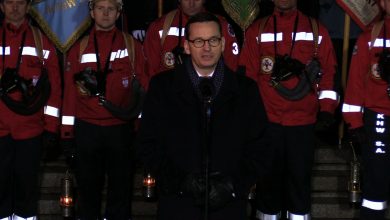 Premier Morawiecki na obchodach rocznicy pacyfikacji KWK Wujek: Byliśmy karmieni kłamstwami!