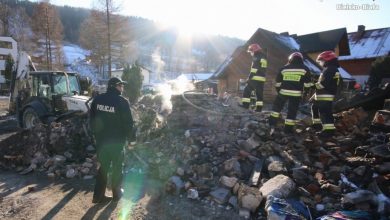 Szczyrk: Na miejsce tragedii wrócili strażacy. W dalszym ciągu przeszukują teren (fot.Śląska Policja)