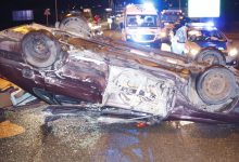 Groźny wypadek w Bytomiu. Samochód dachował na DK 11 (fot.policja)