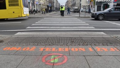 Śląskie: Odłóż telefon i żyj! W Katowicach powstały specjalne przejścia. Fot. Śląska Policja