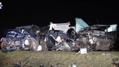 Czołowe zderzenie mazdy z hondą. Dwie osoby nie żyją (fot. Policja Lubelska)