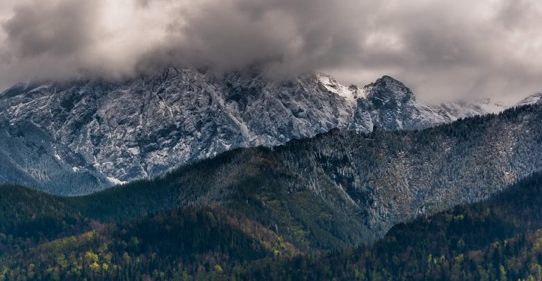 Tragedia pod Giewontem. Odznaczenia dla tych, którzy pomagali w akcji ratunkowej w Tatrach (fot.poglądowe/www.pixabay.com)