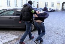 Król dopalaczy w rękach policji! 29-latek ścigany nie tylko krajowymi ale i europejskimi nakazami aresztowania i listami gończymi miał nie tylko kierować dużą grupą przestępczą, ale także podżegać do zabicia ministra sprawiedliwości, Zbigniewa Ziobro (fot.policja)