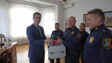 Policja ze Świętochłowic ma walizkę z narkotykami. Fot. Swietochlowice.pl