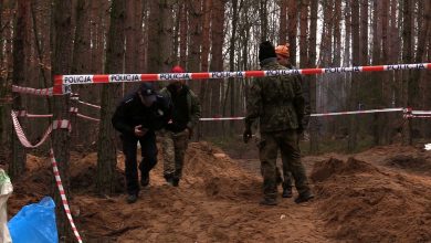 Bieruń: Szczątki pilotów bombowca już wydobyte. Teraz archeolodzy chcą wykopać samolot