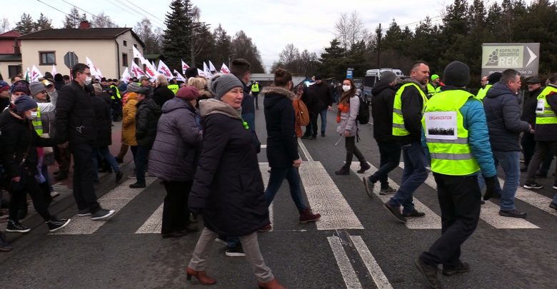 Imielin: Mieszkańcy protestują przeciwko wydobyciu przez KWK Ziemowit. "Ziemia zapadnie się o kilka metrów!"
