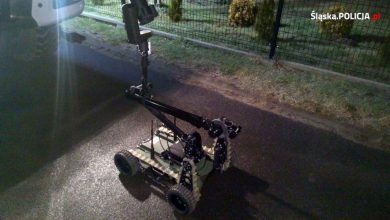 Śląskie: Skonstruowali i podłożyli na tarasie ładunek wybuchowy. Doszło do eksplozji. W domu przebywała dwójka dzieci i ich rodzice (fot.Śląska Policja)