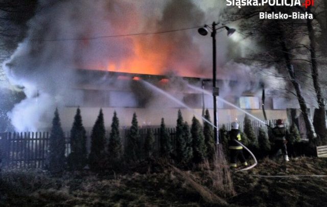 Śląskie: Pożar w zakładzie produkcyjnym w Buczkowicach [ZDJĘCIA] (fot.Śląska Policja)