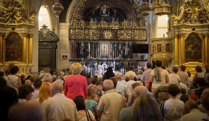 4 mln 400 tys. pielgrzymów odwiedziło Jasną Górę w 2019 roku (fot.episkopat.pl)