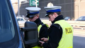Rekordzista w województwie śląskim cofnął licznik o prawie 170 tys. km. Od 1 stycznia policjanci podczas kontroli drogowej sprawdzają stan licznika i porównują go z danymi wprowadzonymi do systemu CEPiK