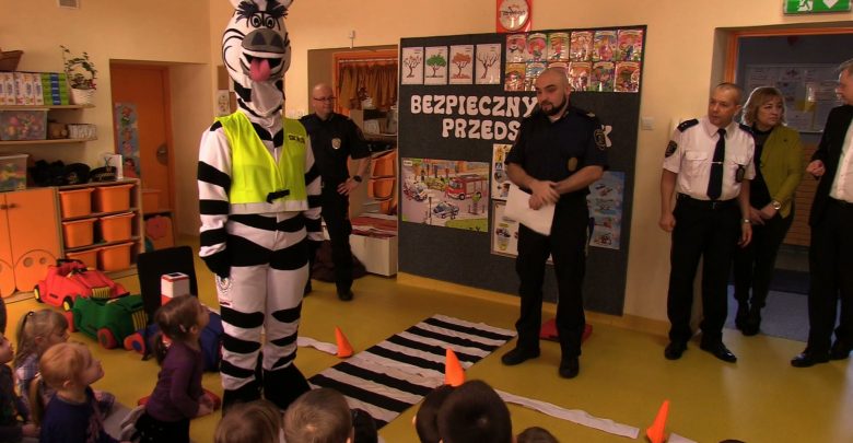 Straż Miejska w Chorzowie ma swoją maskotkę. ZEBRA nauczy dzieci bezpieczeństwa na drodze
