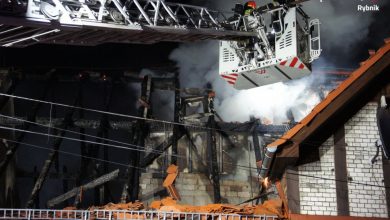 Akcja strażaków w Czerwionce. Obraz zniszczeń jakich dokonał ogień. [fot. Śląska Policja Rybnik]