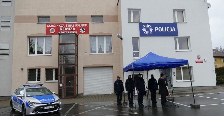 Świerklany mają nowy posterunek policji. Właśnie oddano go uroczyście do użytku (fot.ŚUW w Katowicach)