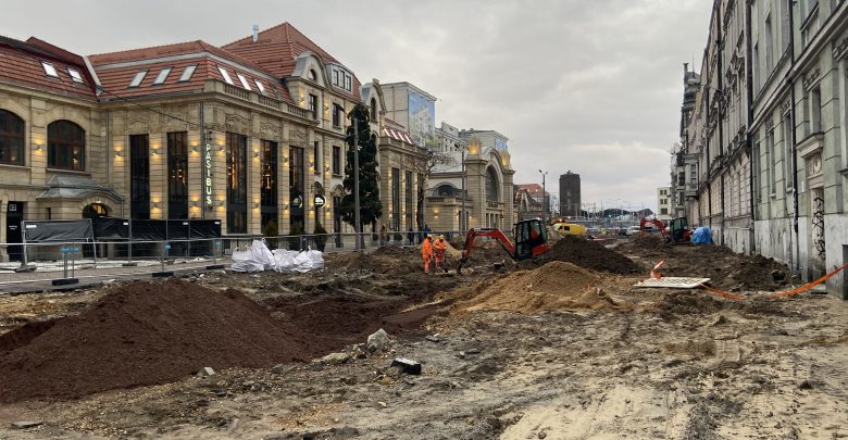 Katowice: Ulica Dworcowa staje się powoli deptakiem miejskim (fot.UM Katowice)