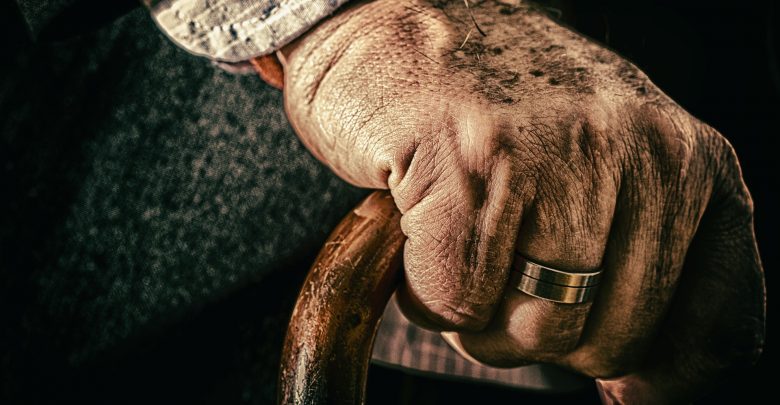 Śląskie: Na nic apele? 83-letni mieszkaniec Wojkowic Kościelnych stracił 50 tys. złotych. Uwierzył "policjantowi" (fot.poglądowe/www.pixabay.com)