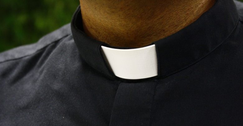 Wykorzystywanie seksualne nieletnich przez osoby duchowne. "Nowe" prawo karne w kościele (fot.pixabay.com)