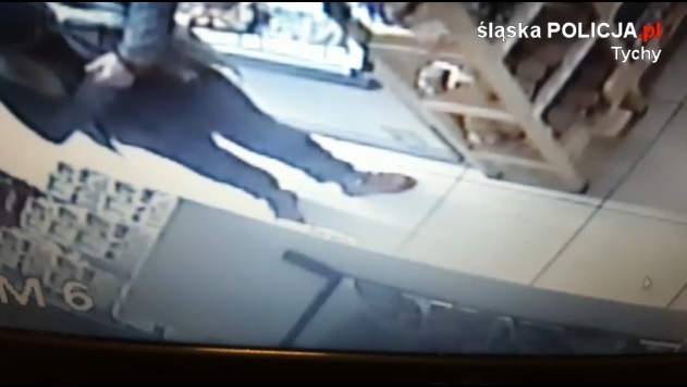 Złodziej w Tychach ukradł szynkę i przywalił z pięści w twarz policjantowi! (fot.KMP Tychy)