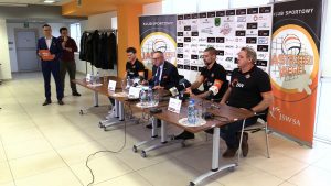 Władze siatkarskiego Jastrzębskiego Węgla zdecydowały, że klub nie poleci na jutrzejszy mecz ćwierćfinałowy Ligi Mistrzów do włoskiego Trentino