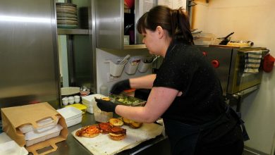 Robią jedzenie dla lekarzy i ratowników! Śląskie bary i restauracje pomagają walczącym z koronawirusem