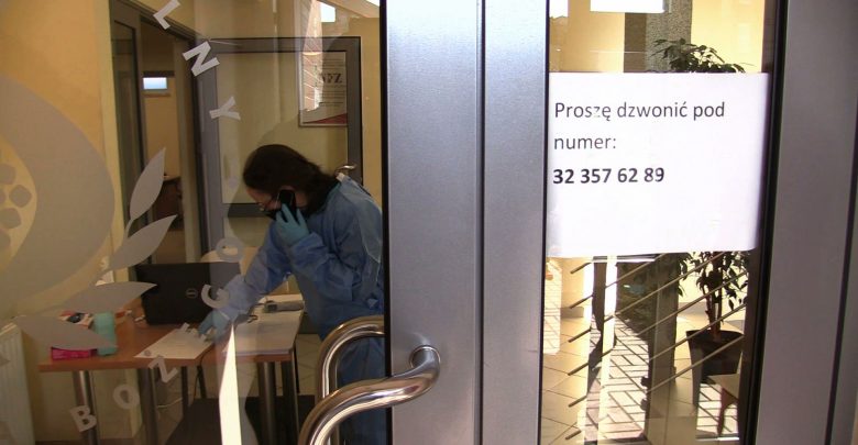 Epidemia koronawirusa: Duże ograniczenia dla pacjentów w przychodniach na Śląsku