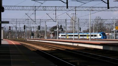 Koronawirus: Pasażerowie masowo oddają bilety na pociąg i autobus! Ile dostaną zwrotu?