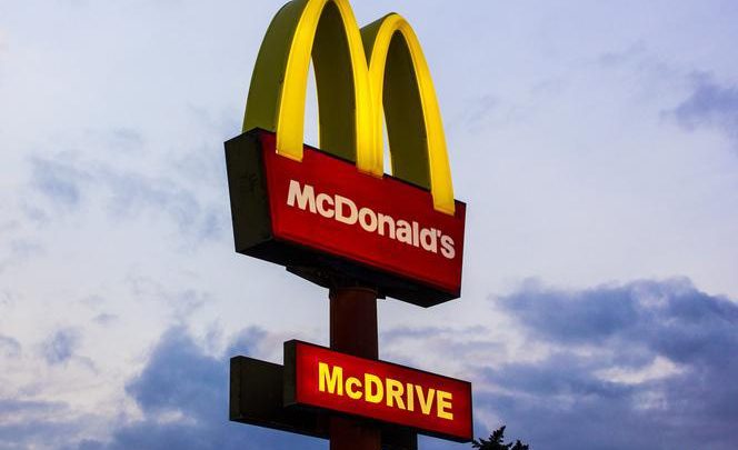 McDonald’s zamknięty. Pracownik miał kontakt z zarażoną koronawirusem z Poznania