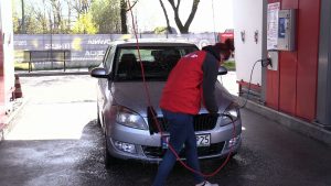 Śląskie: Myjnia samochodowa czyści auta z koronawirusa! Jak?