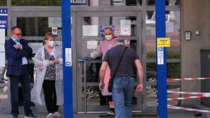 Epidemia koronawirusa: Odkażające kurtyny stanęły w Bytomiu